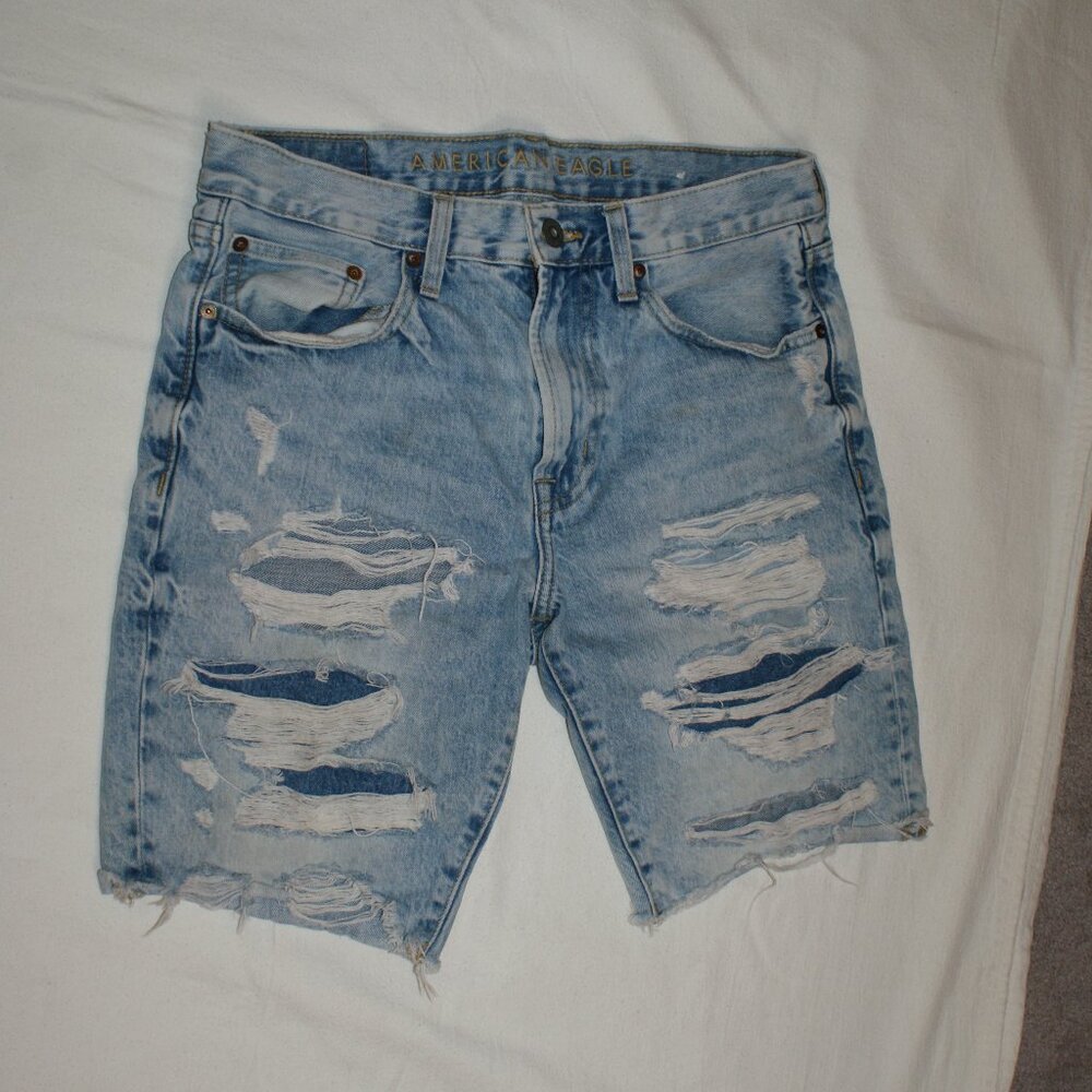 American Eagle StoneWashed Jeans Shorts Size 31 x 9 Distressed